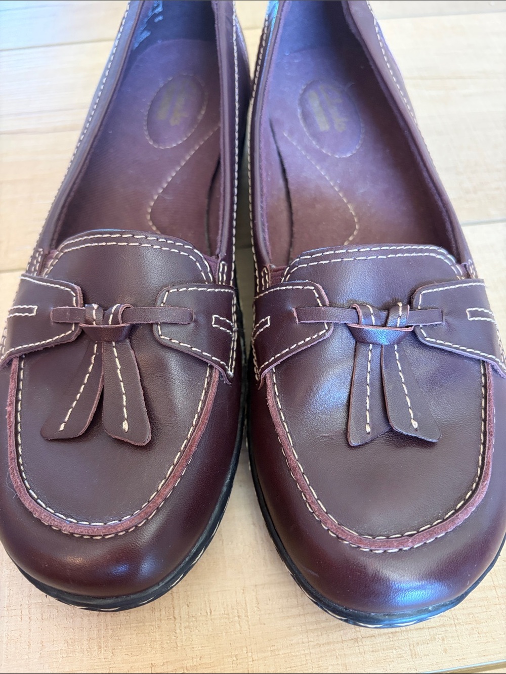 Clarks Women's Dark Burgundy Leather Tassel Slip-On Loafers - Picture 5 of 5